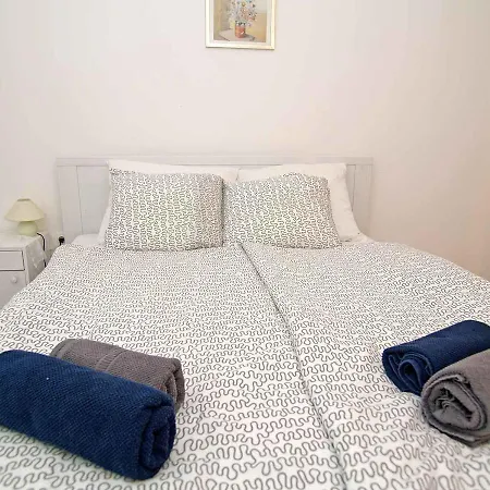 Apartment Koprtla 2 *